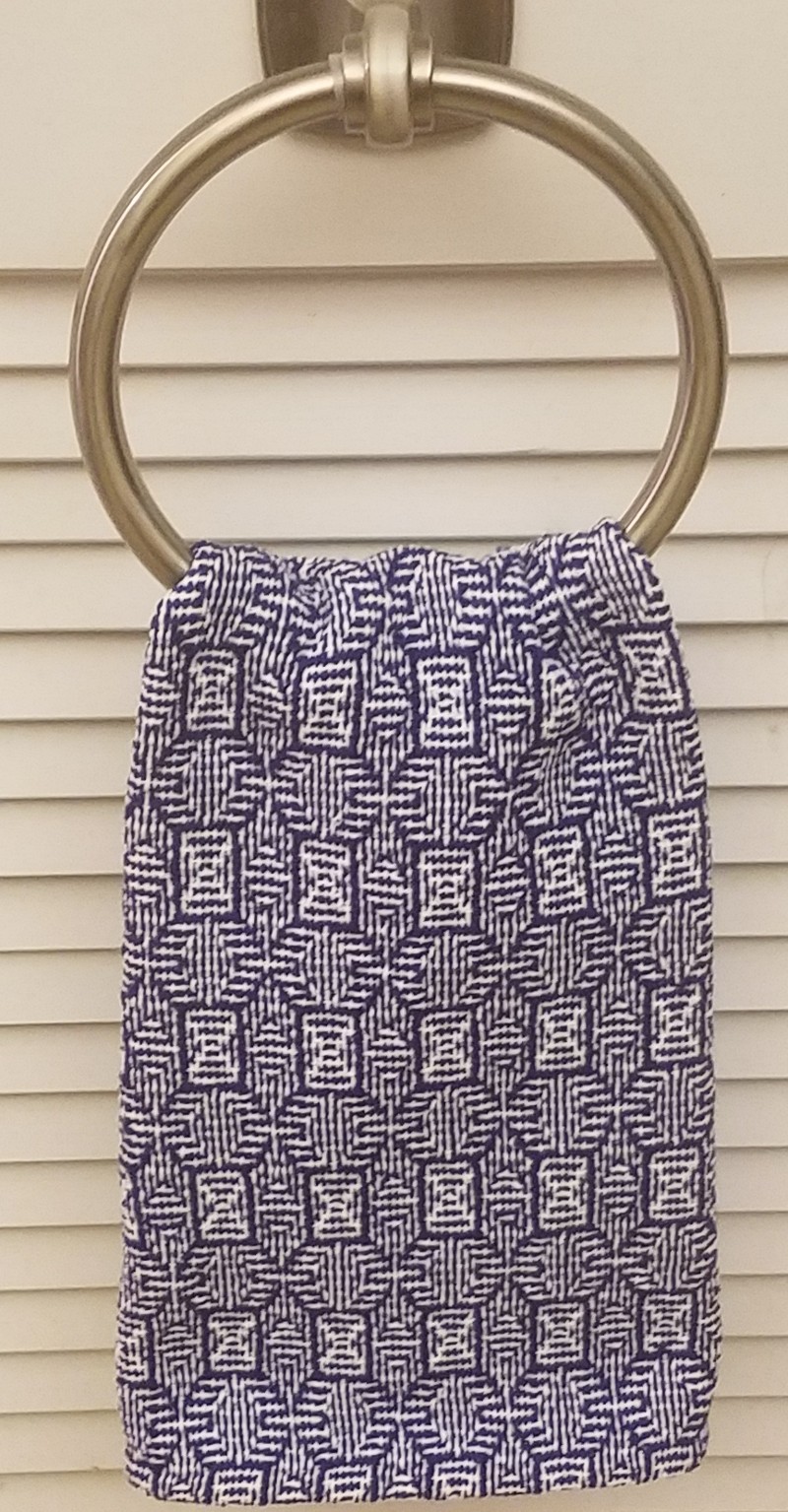 An elegant kitchen towel.